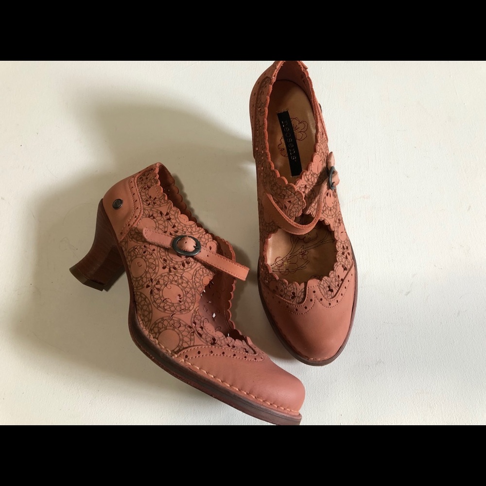 Neosens rococo heels size 39